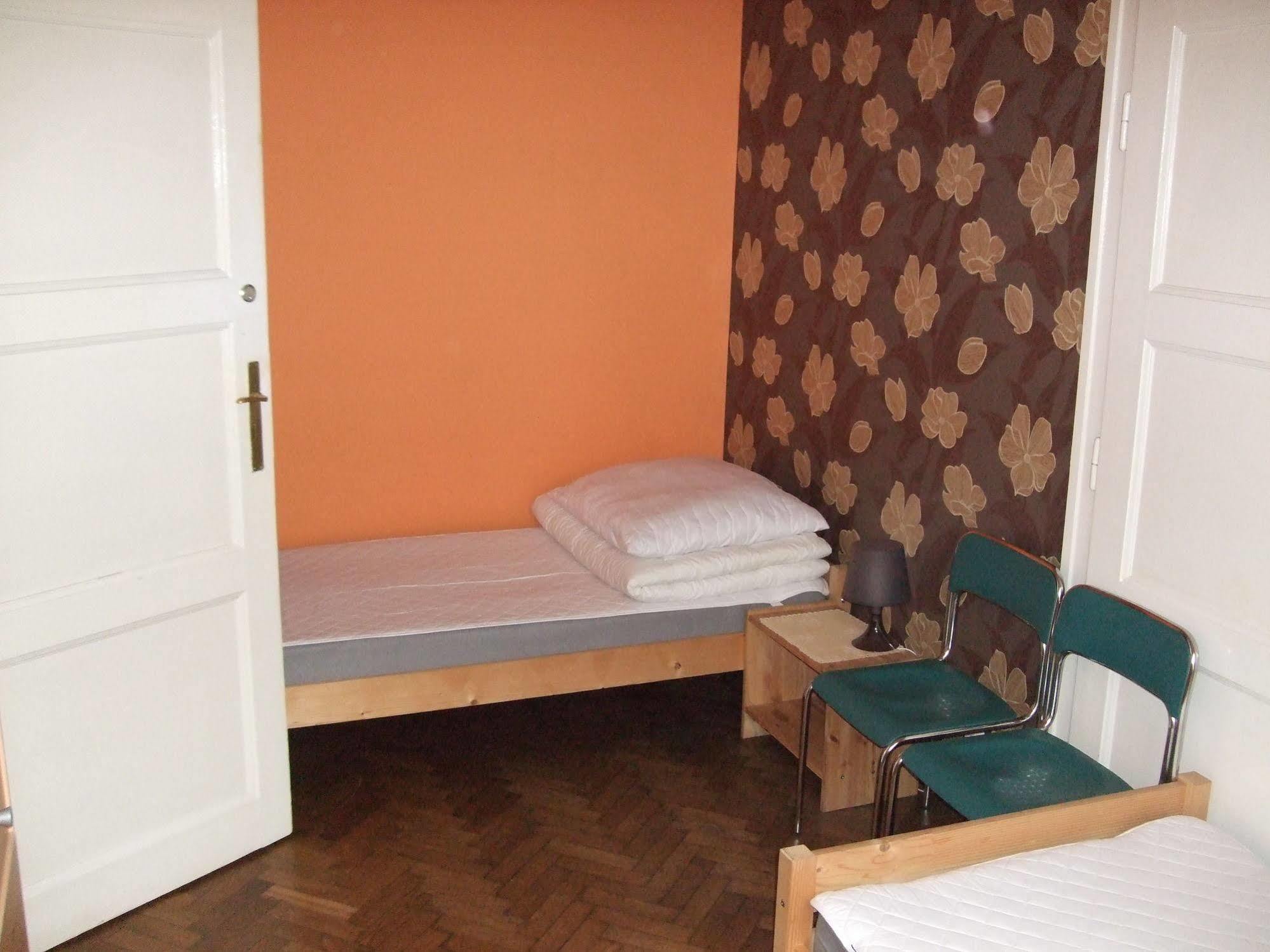 Old Walls Hostel 크라쿠프 외부 사진
