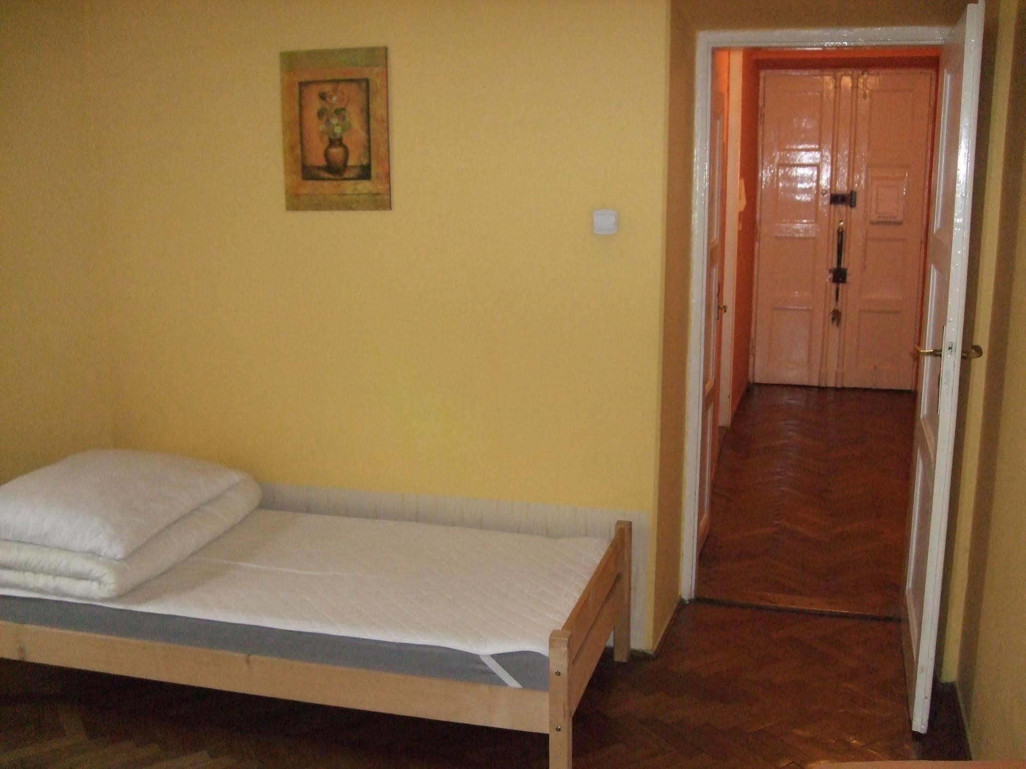 Old Walls Hostel 크라쿠프 외부 사진