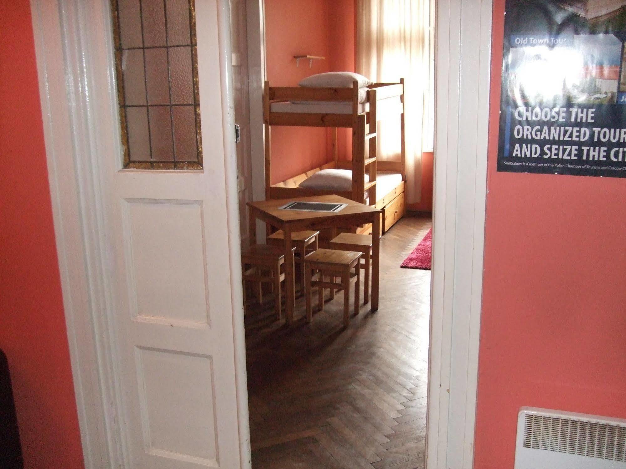 Old Walls Hostel 크라쿠프 외부 사진