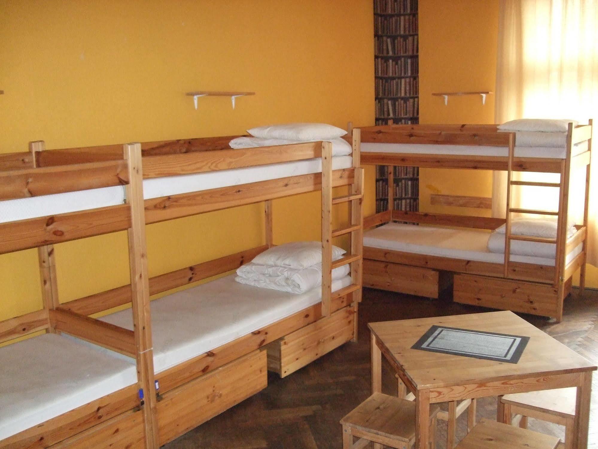 Old Walls Hostel 크라쿠프 외부 사진