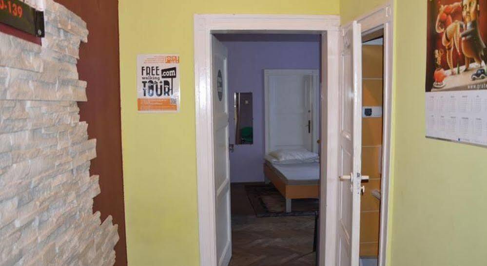 Old Walls Hostel 크라쿠프 외부 사진